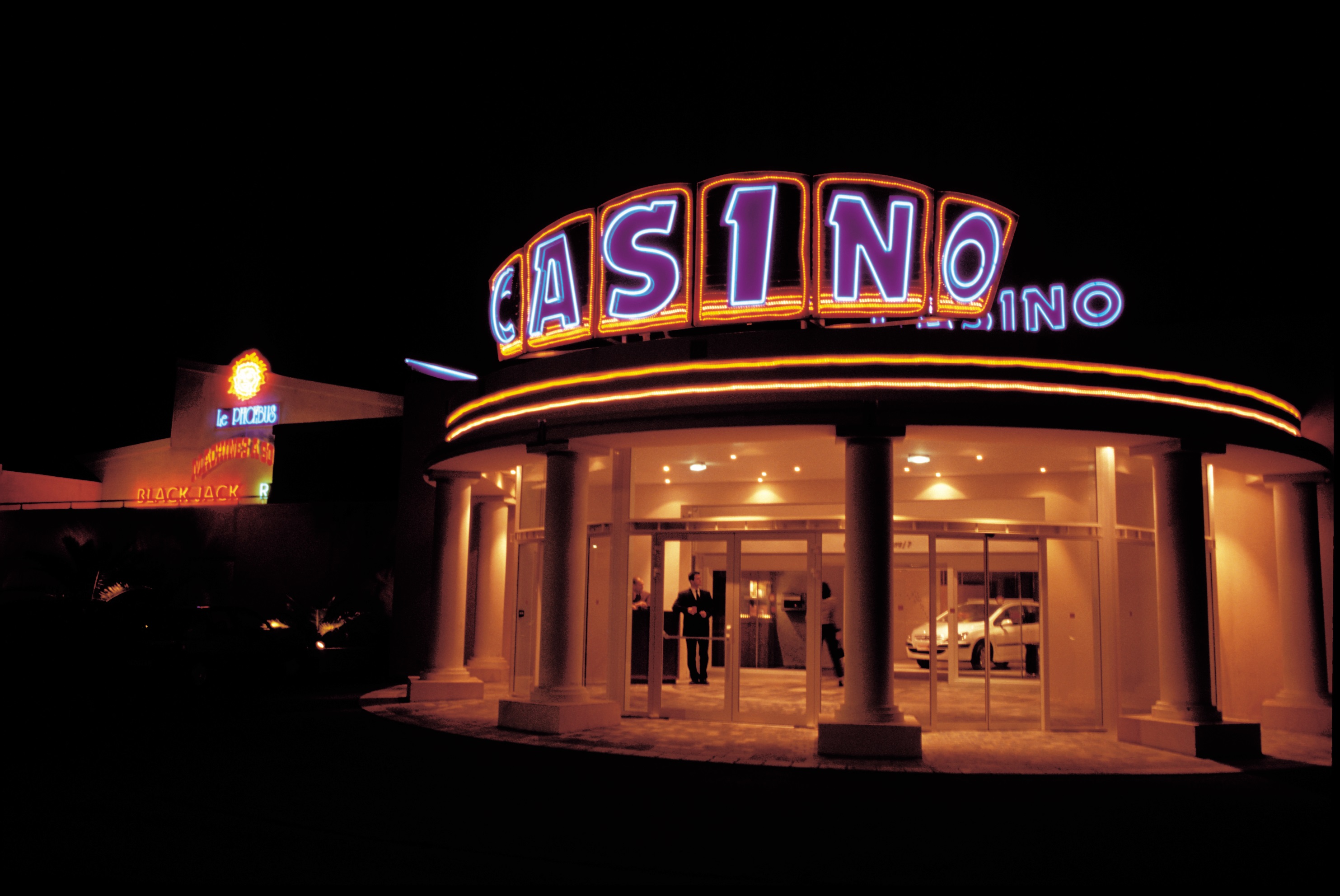 casino-façade